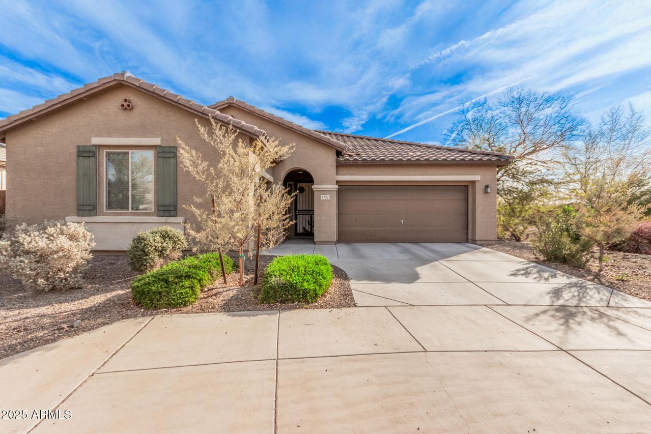 1727 N 213th Dr., Buckeye, AZ 85396