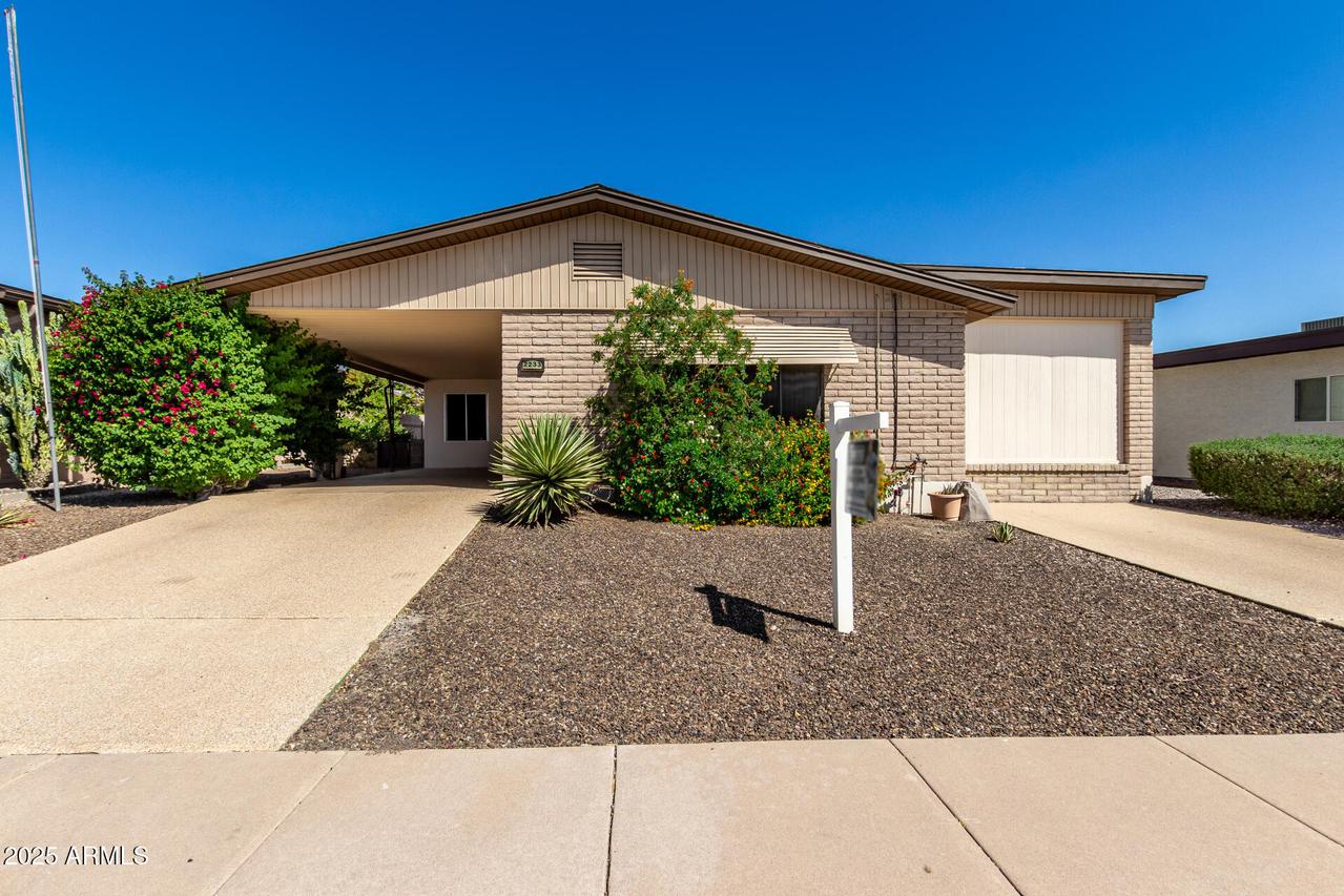 2233 N Middlecoff Dr., Mesa, AZ 85215