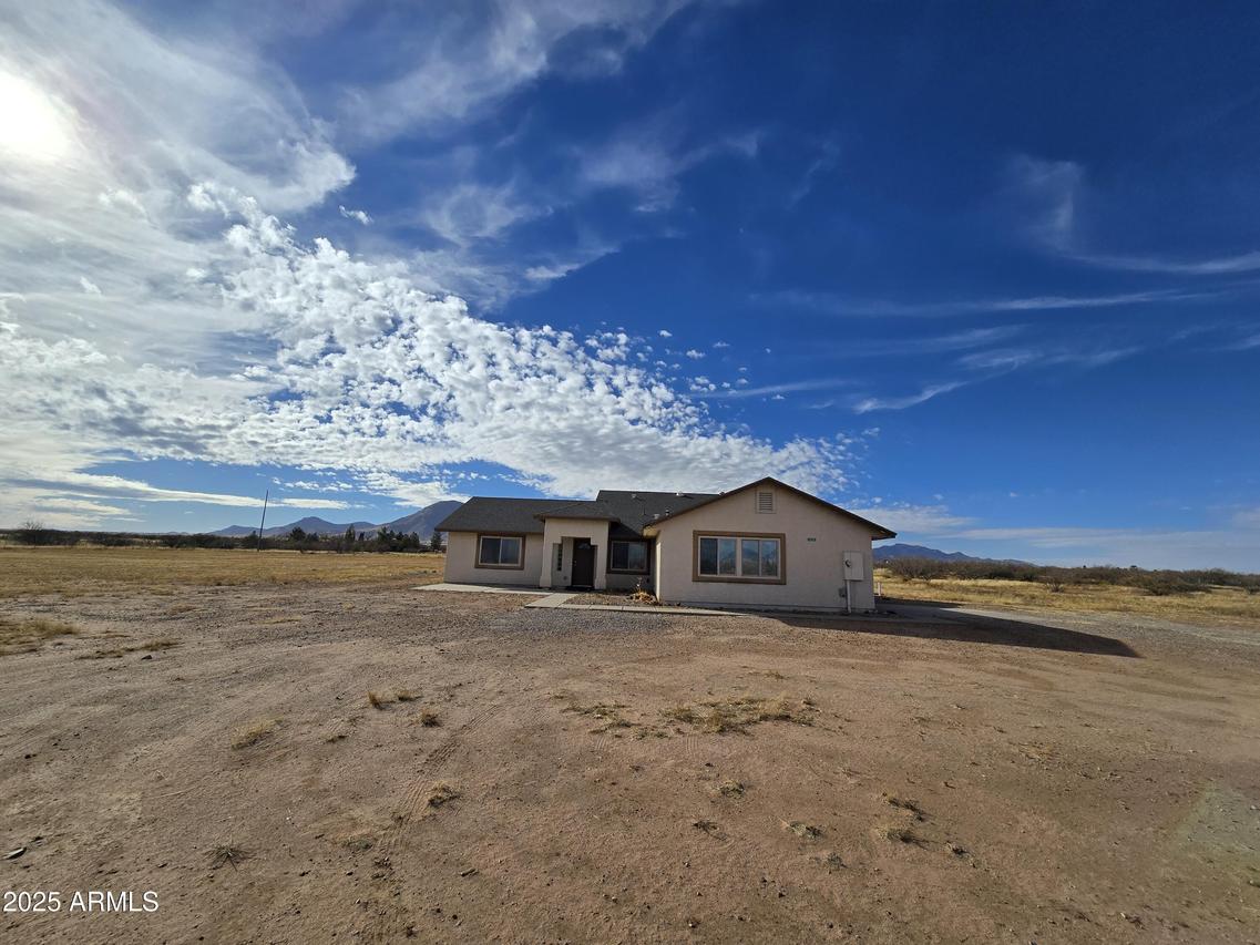 9500 S El Thuma Real, Hereford, AZ 85615