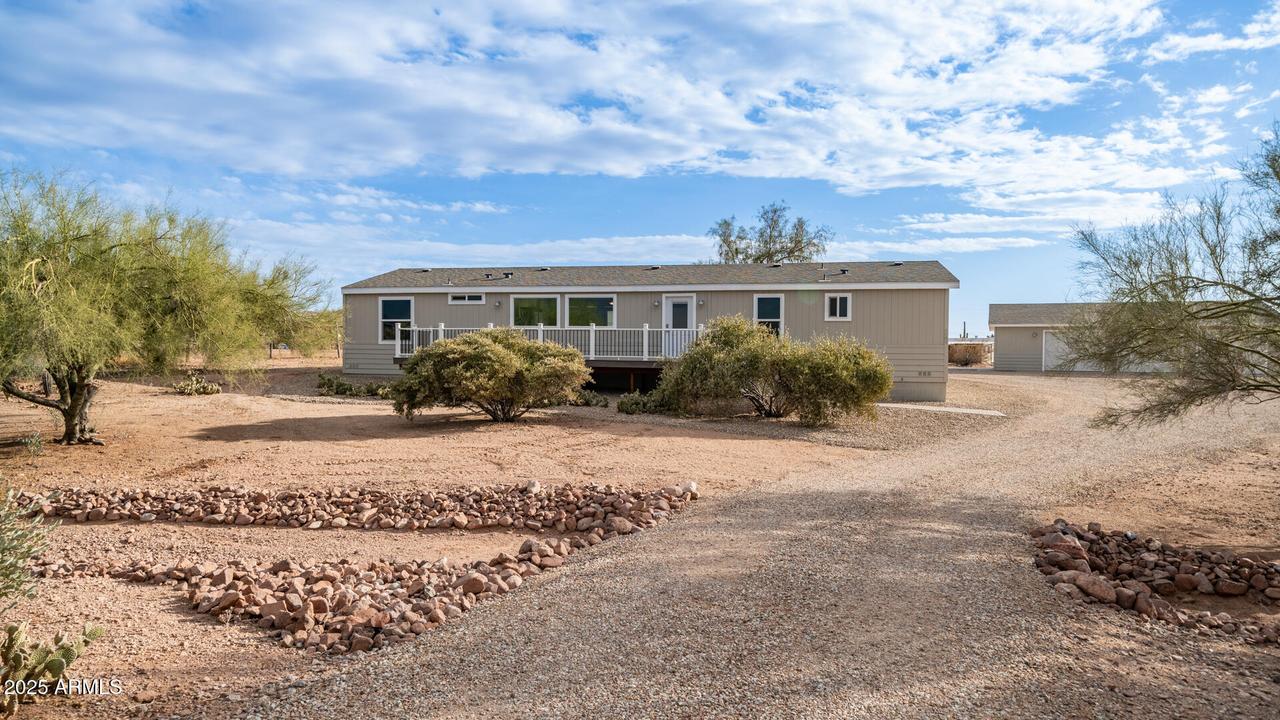 5089 E 26th Ave., Apache Junction, AZ 85119