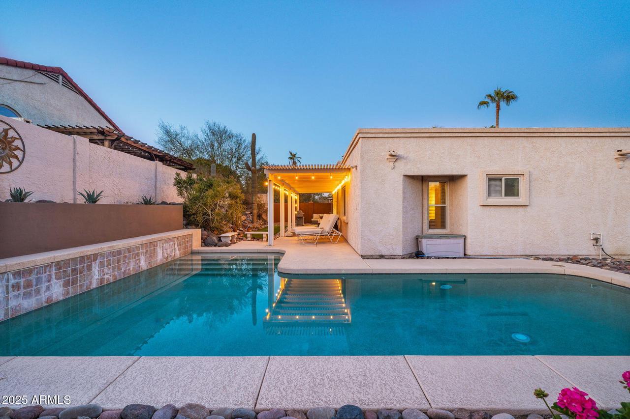 15402 N 20th St., Phoenix, AZ 85022