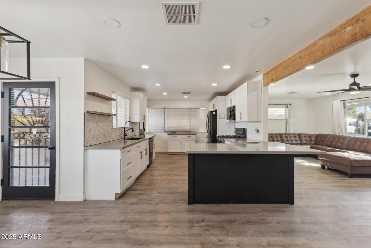 2136 W Meadow Dr., Phoenix, AZ 85023