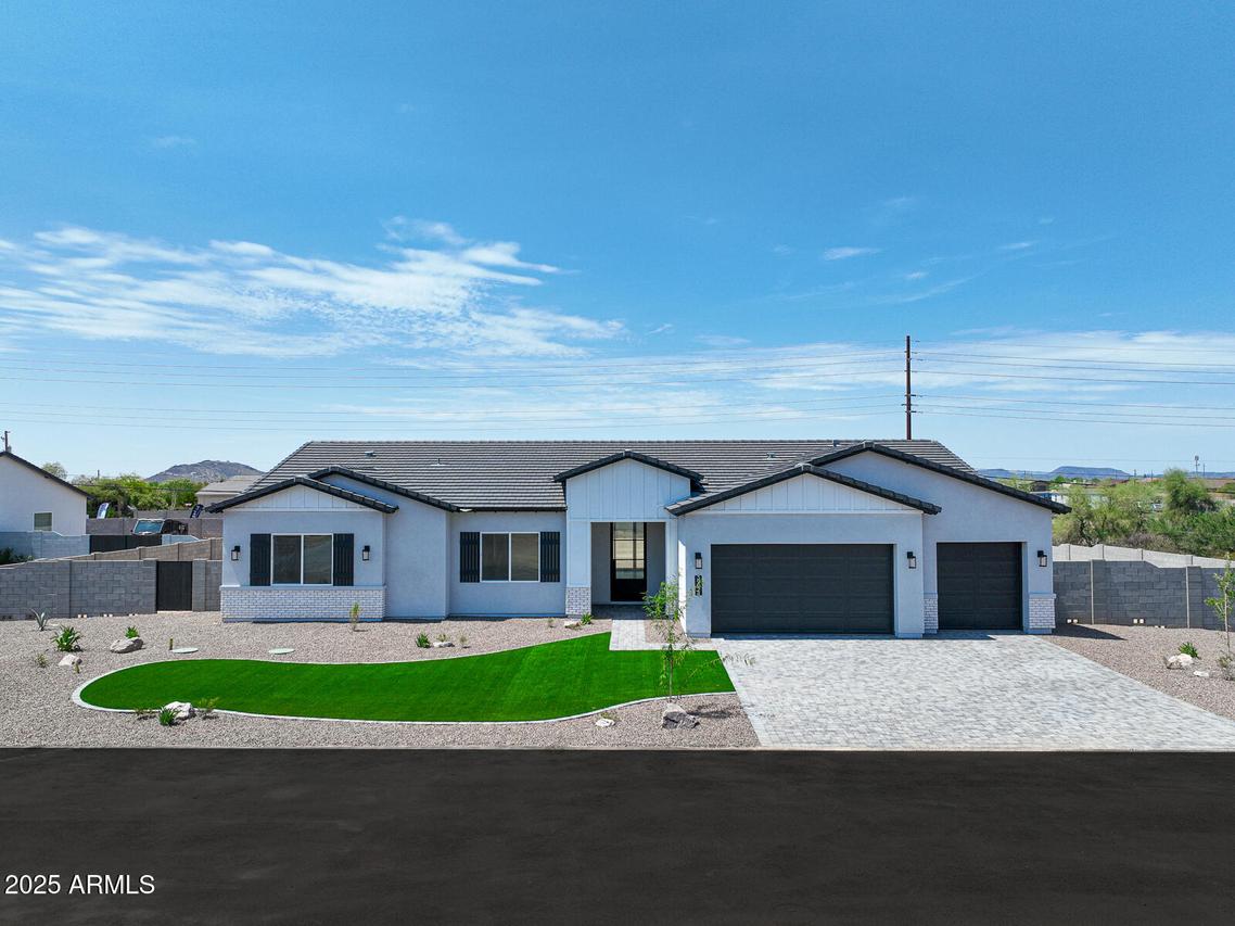 39024 N 6th Dr., Phoenix, AZ 85086
