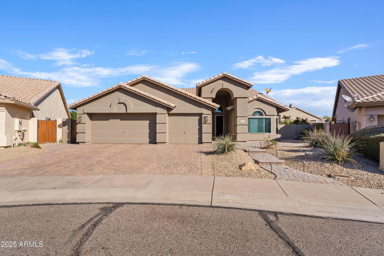 3106 E Hiddenview Dr., Phoenix, AZ 85048