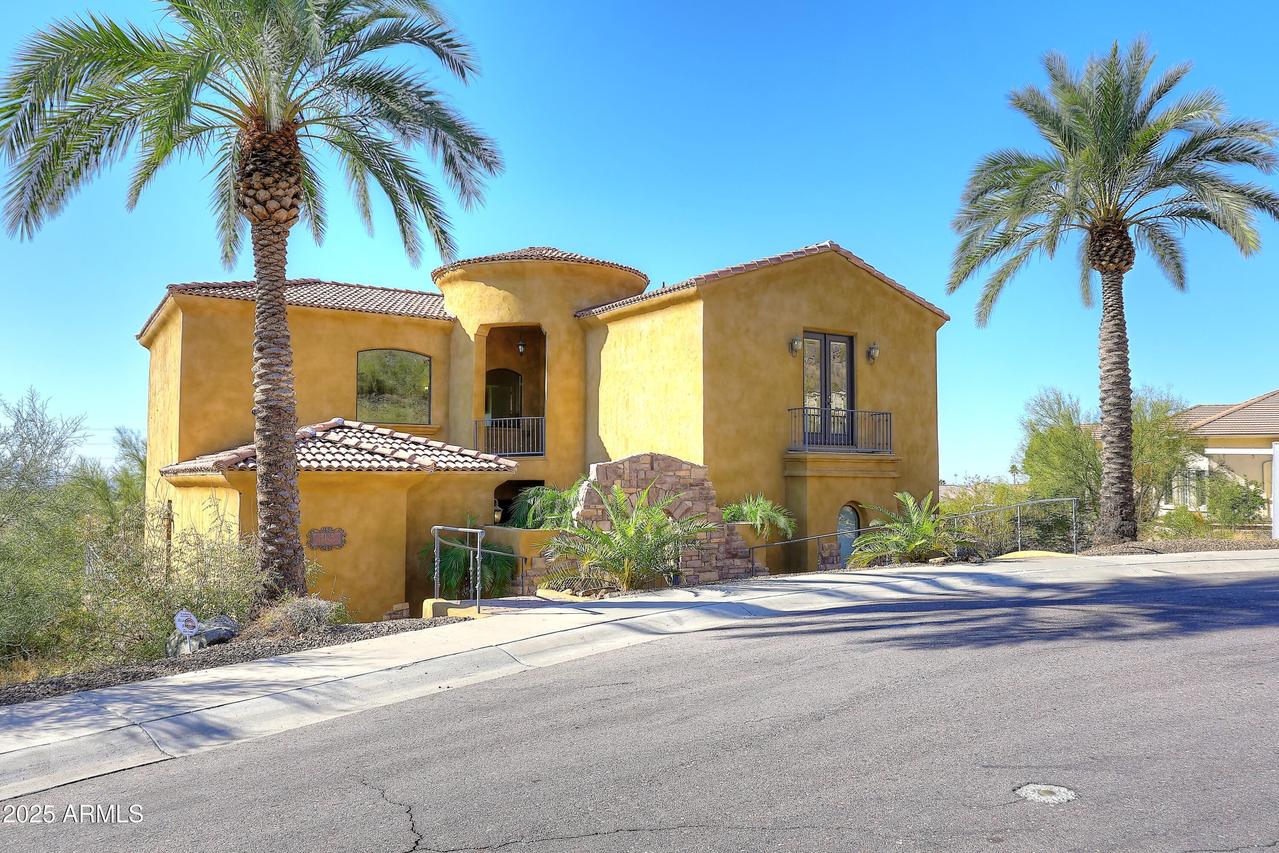 2105 E Kerry Ln., Phoenix, AZ 85024