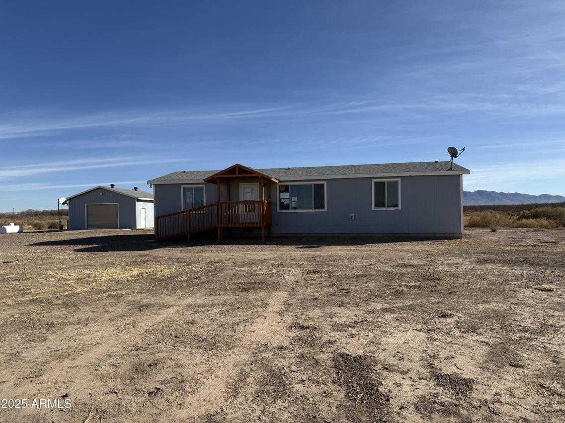 10759 N Martineau Rd., Elfrida, AZ 85610