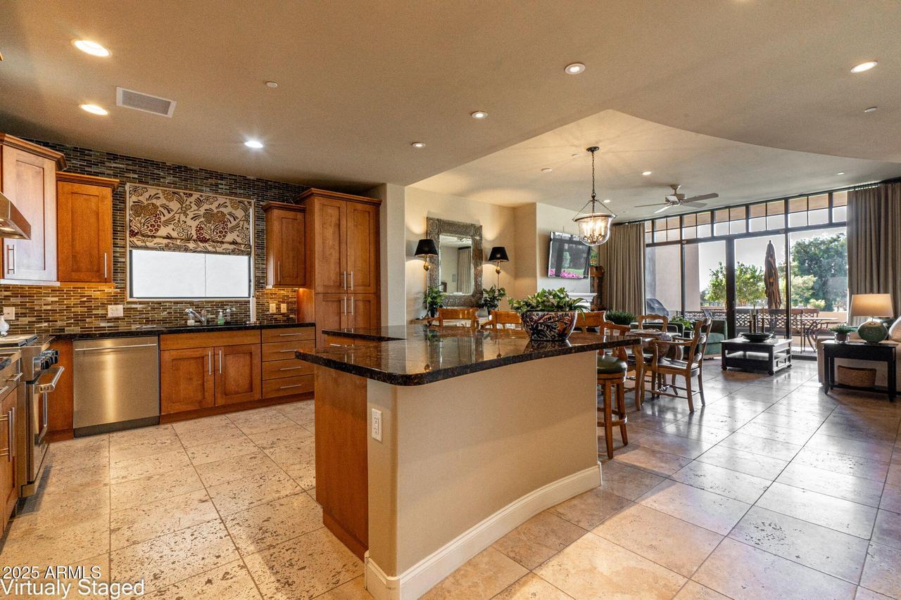 8 Biltmore Estate #123, Phoenix, AZ 85016
