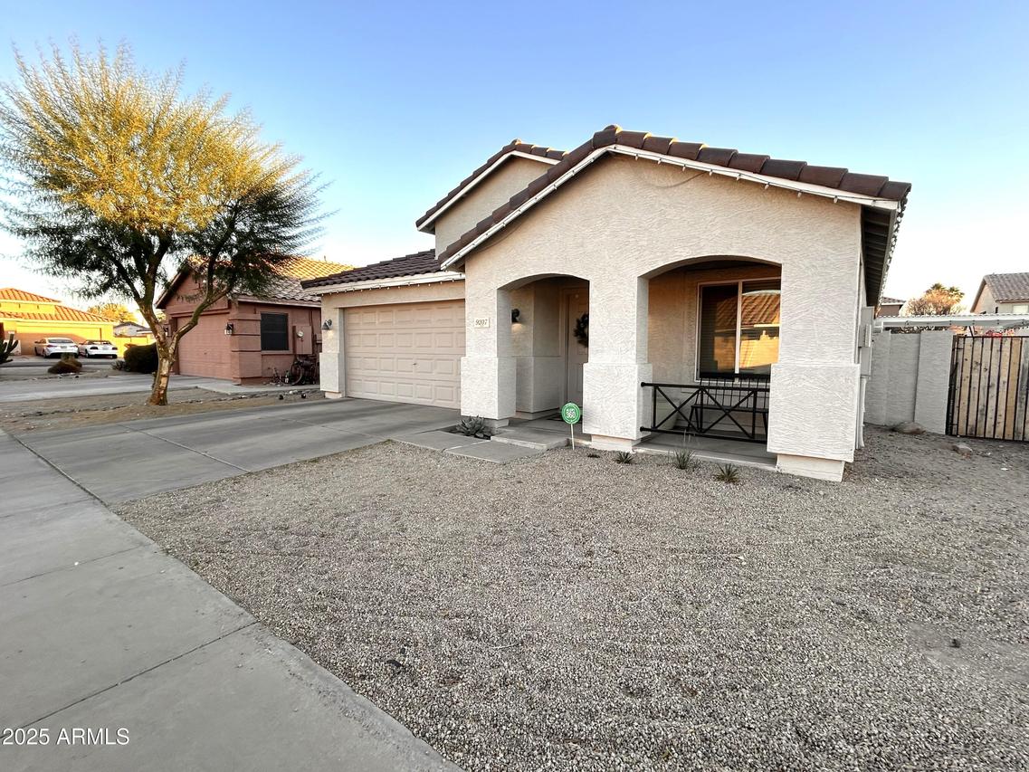 9207 W Highland Ave., Phoenix, AZ 85037