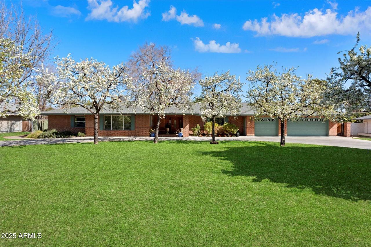 8031 N 14th Ave., Phoenix, AZ 85021