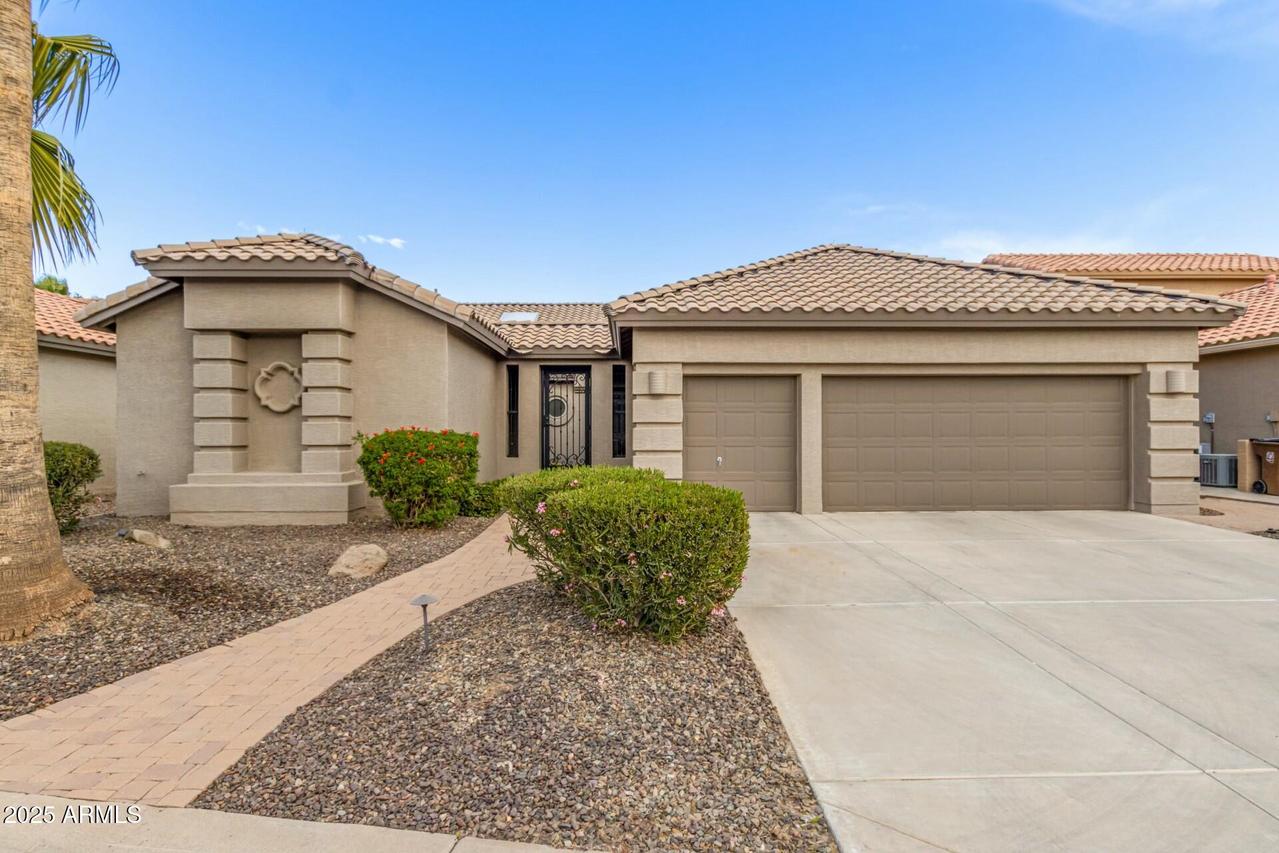 24008 S Lakeway Cir., Sun Lakes, AZ 85248