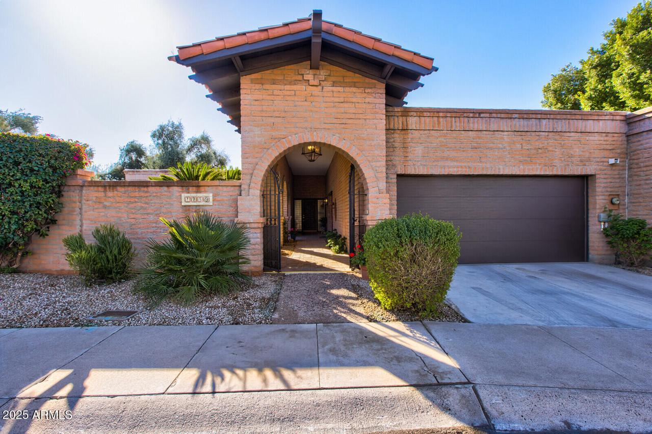 1739 E Flynn Ln., Phoenix, AZ 85016