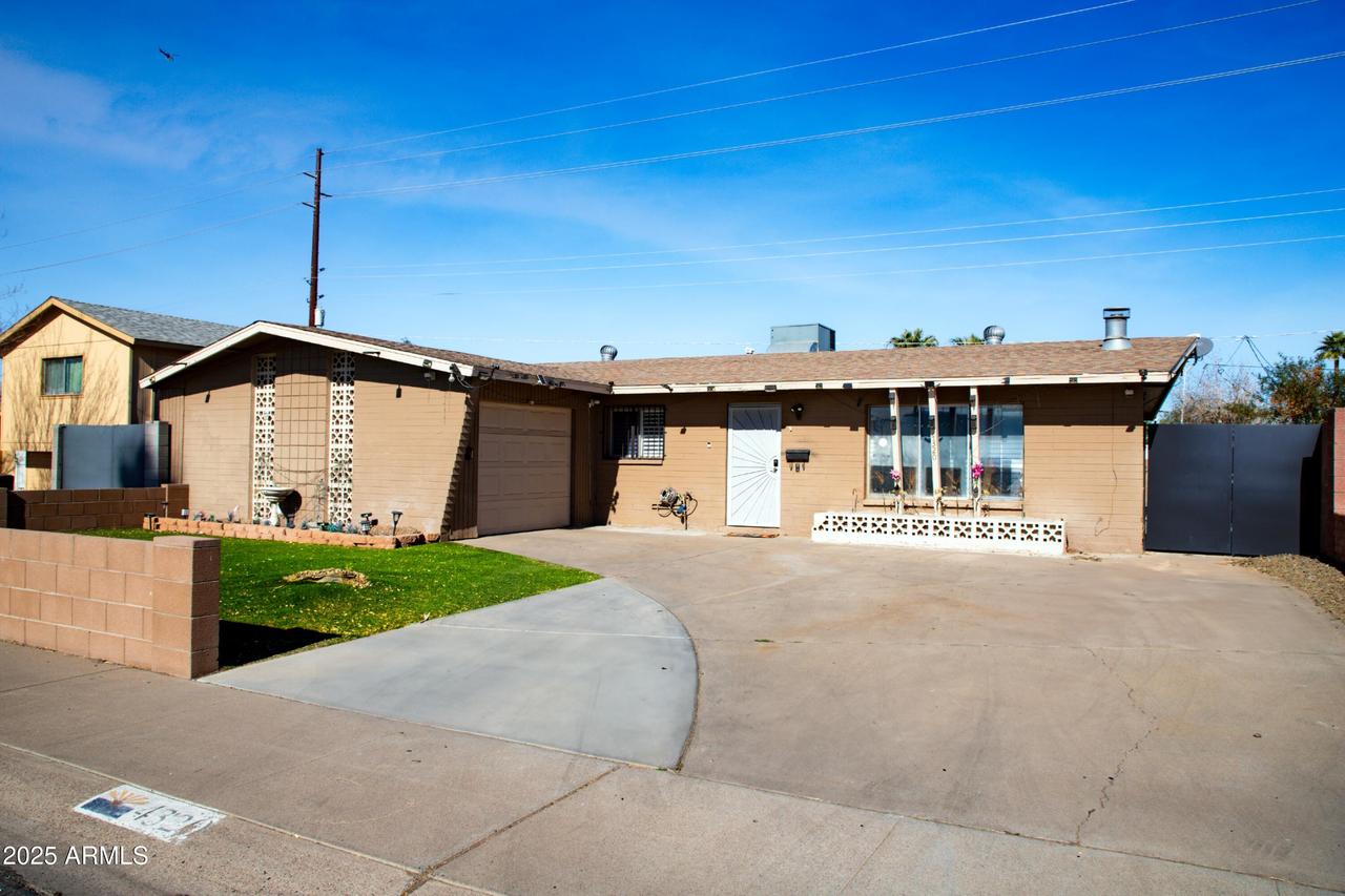 4320 W Keim Dr., Glendale, AZ 85301