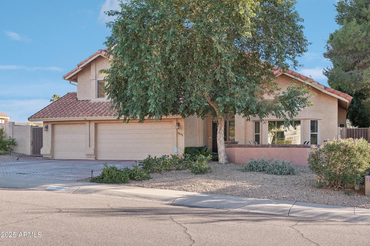 1071 E Seminole Dr., Phoenix, AZ 85022