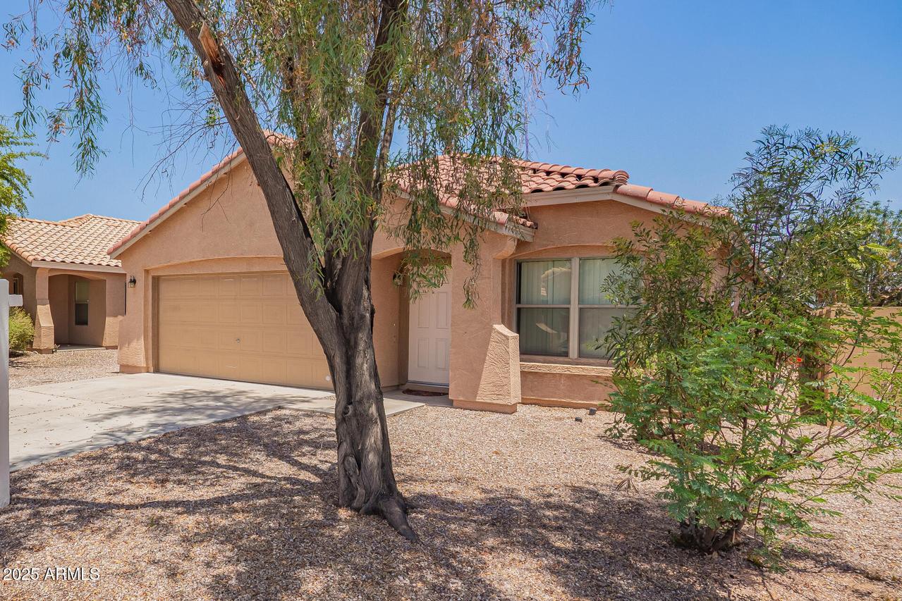 2716 W Allens Peak Dr., San Tan Valley, AZ 85144
