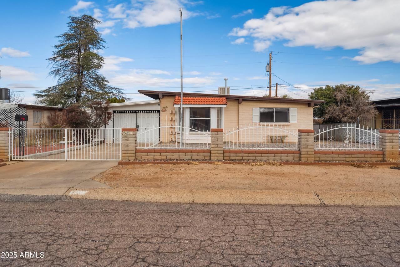 381 W Brown Dr., Sierra Vista, AZ 85635