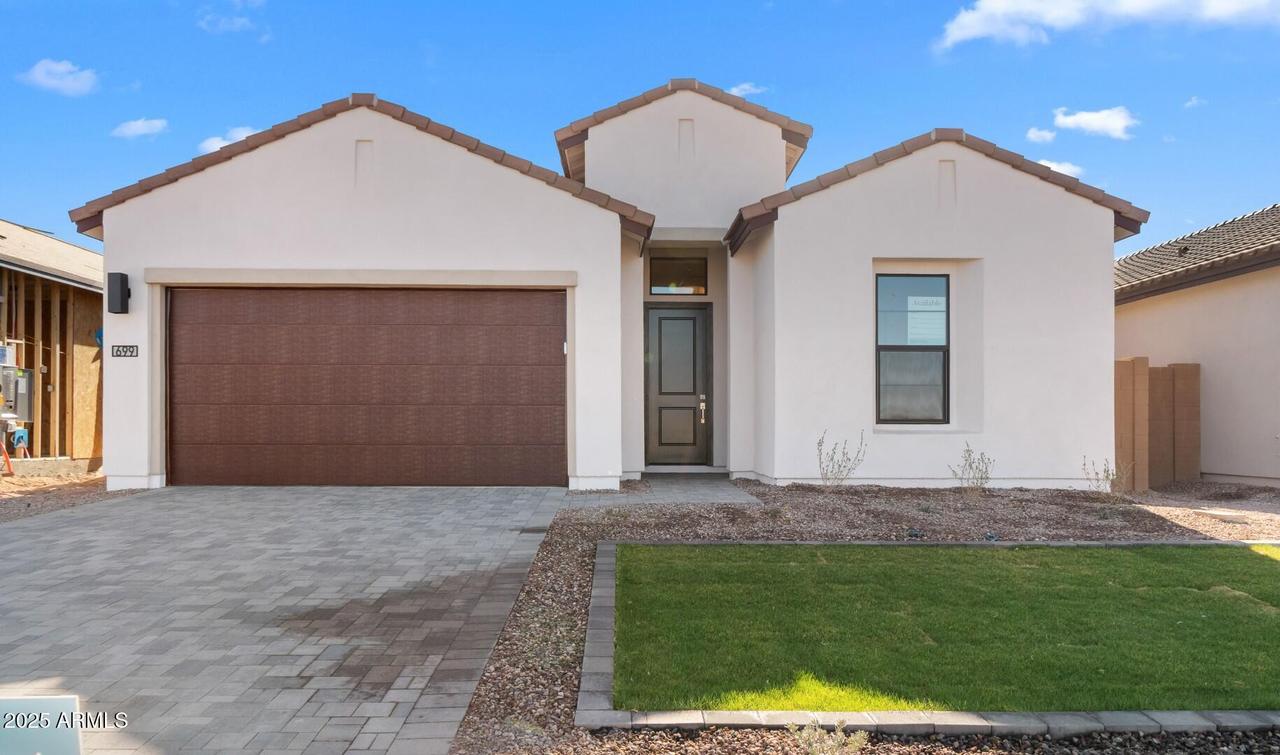 699 E Greenback Dr., San Tan Valley, AZ 85140