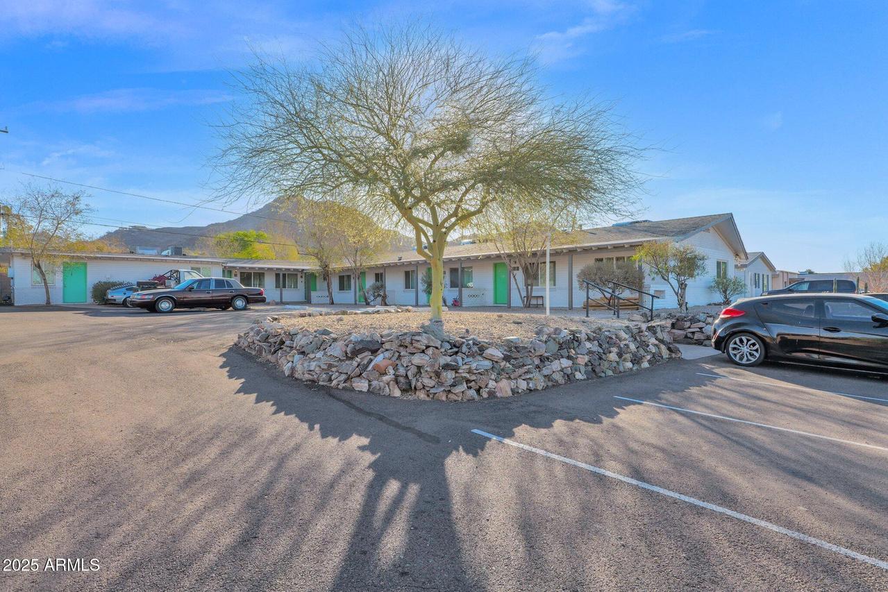 9215 N 13th Pl., Phoenix, AZ 85020