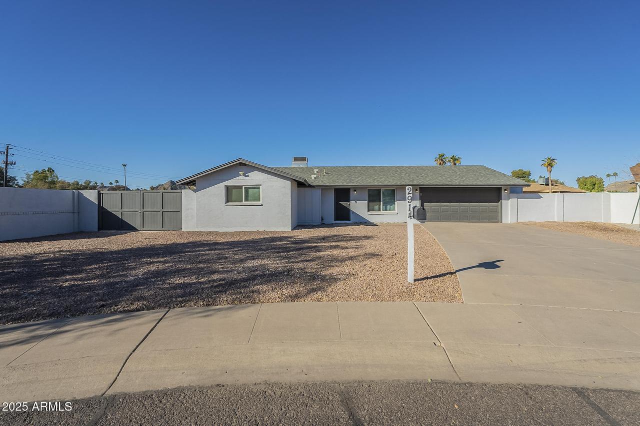 2914 E Cactus Rd., Phoenix, AZ 85032