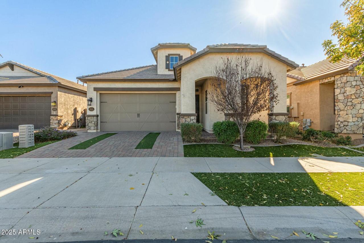 10329 E Nopal Ave., Mesa, AZ 85209