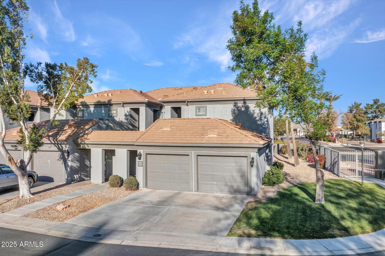 7401 W Arrowhead Clubhouse Dr. #2002, Glendale, AZ 85308