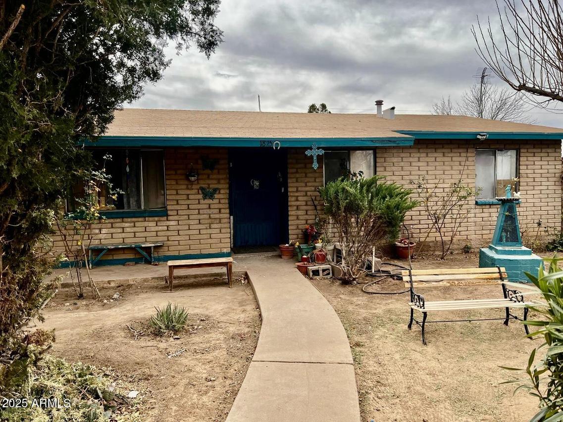 1825 E 7th St., Douglas, AZ 85607