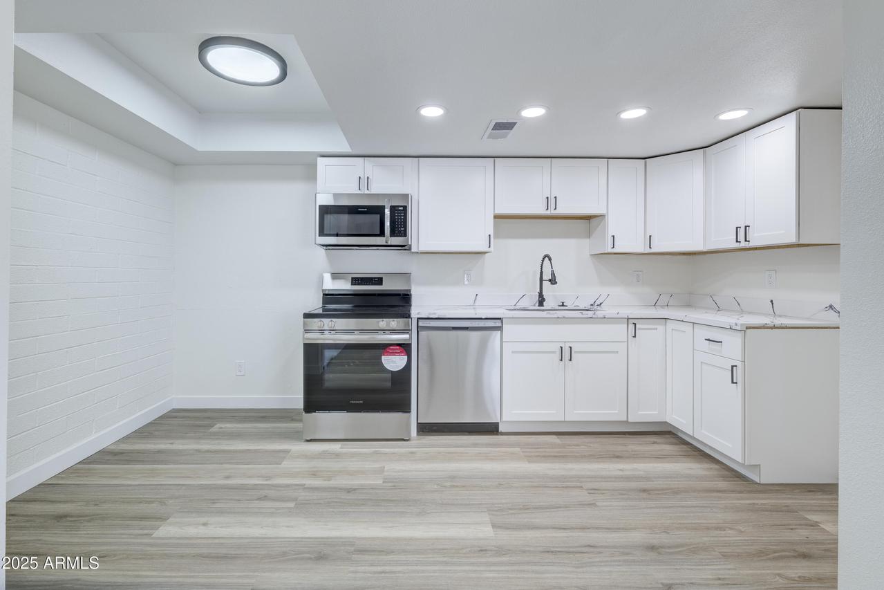 948 S Alma School Rd. #160, Mesa, AZ 85210