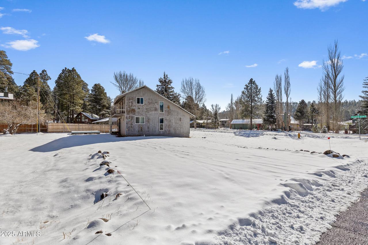 535 Stringer Rd., Munds Park, AZ 86017