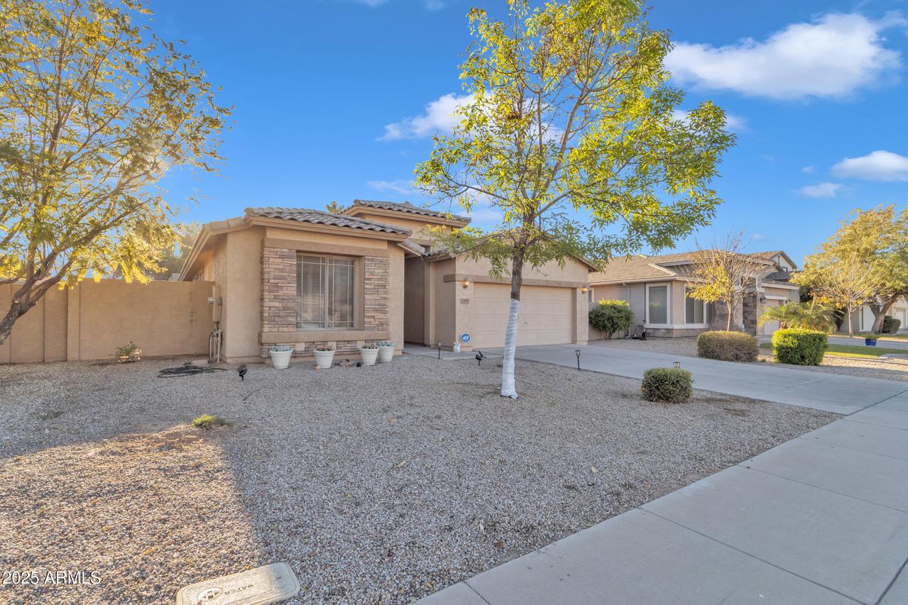 2559 S Moccasin Tr., Gilbert, AZ 85295