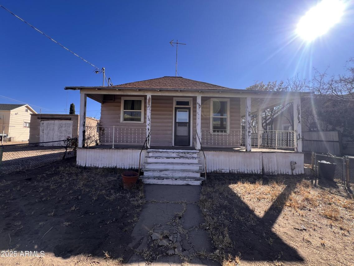 452 E Maple St., Globe, AZ 85501