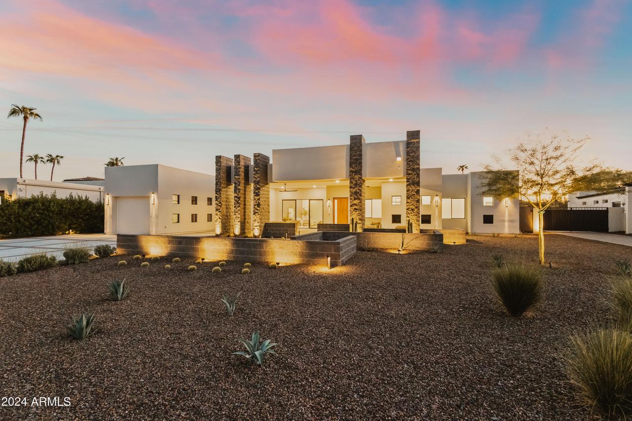 5825 E Cochise Rd., Paradise Valley, AZ 85253