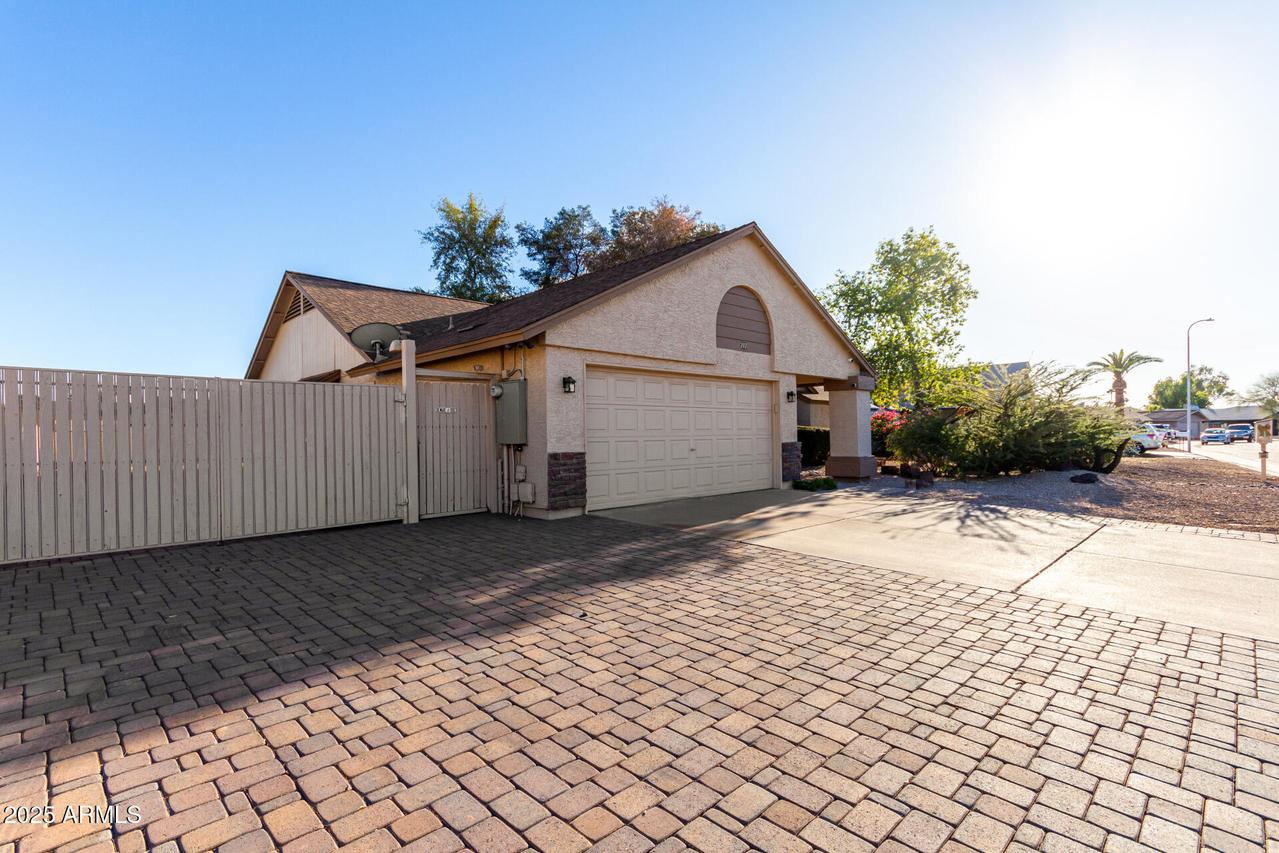 707 W Alamo Dr., Chandler, AZ 85225