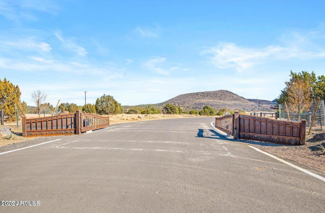 12916 Wild Horse Tr. #32, Flagstaff, AZ 86004