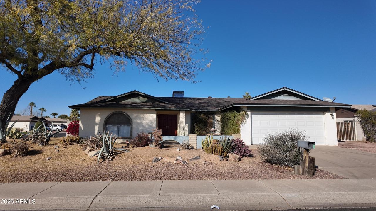 3054 W Tierra Buena Ln., Phoenix, AZ 85053
