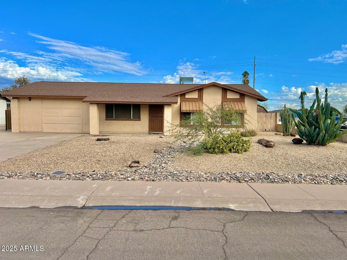 9817 N 43rd Dr., Glendale, AZ 85302