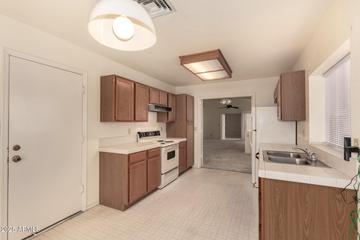 18438 N 19th St., Phoenix, AZ 85022