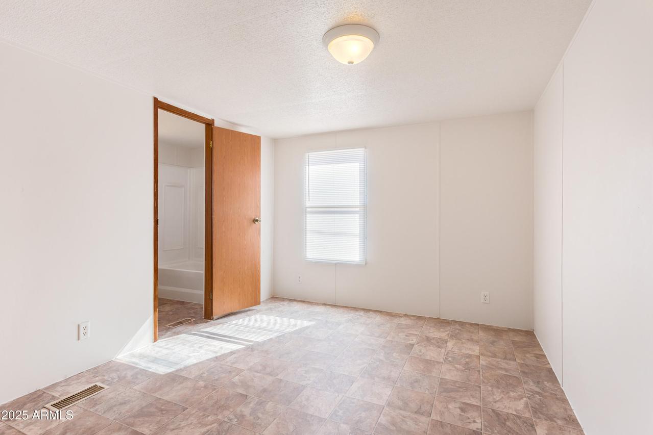 2566 N Calle Quarto, Huachuca City, AZ 85616