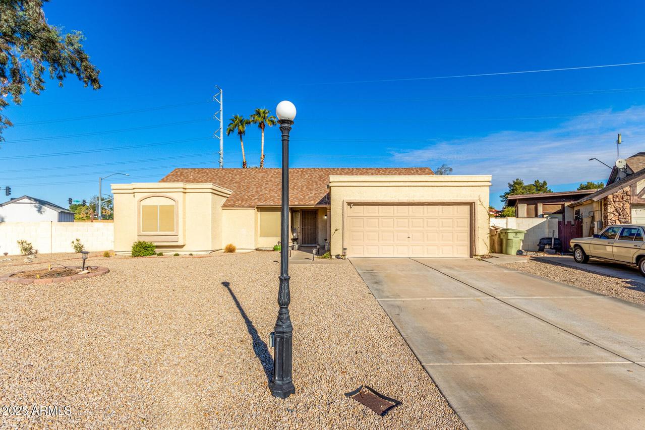 5448 W Shaw Butte Dr., Glendale, AZ 85304