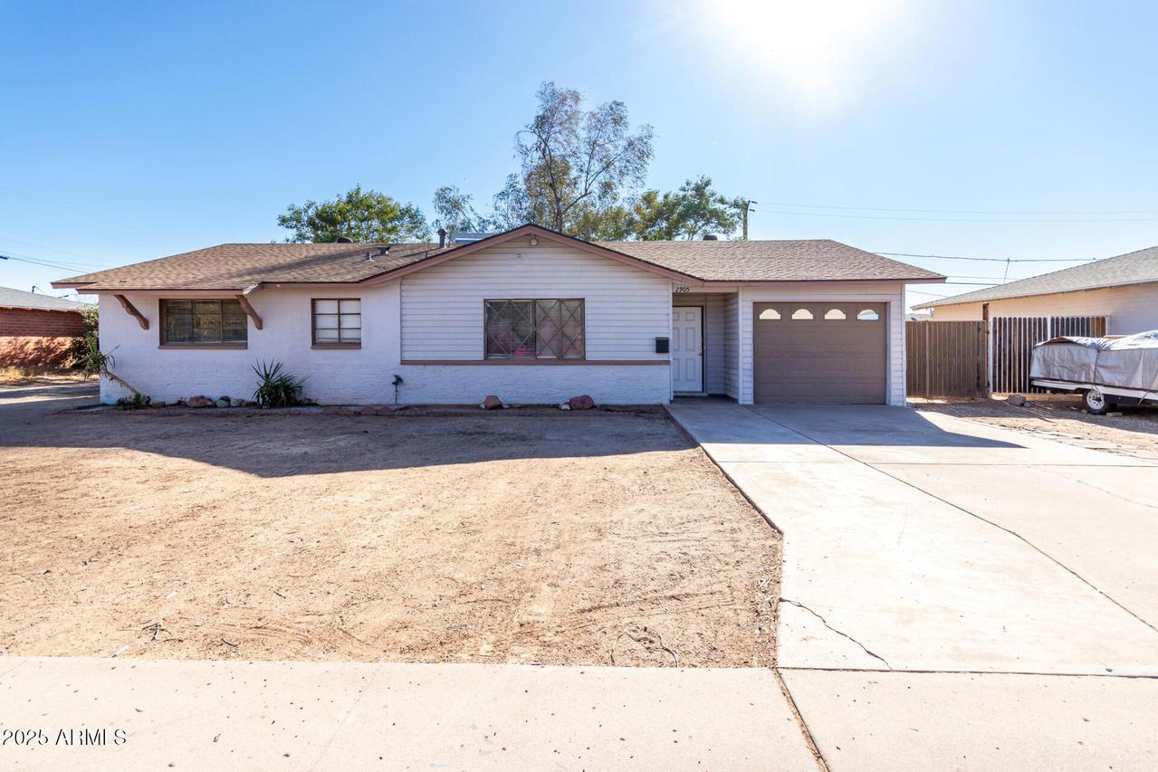 2905 W Stella Ln., Phoenix, AZ 85017