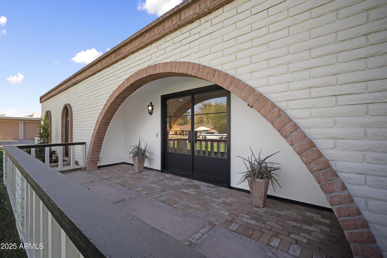 347 W Southern Hills Rd., Phoenix, AZ 85023