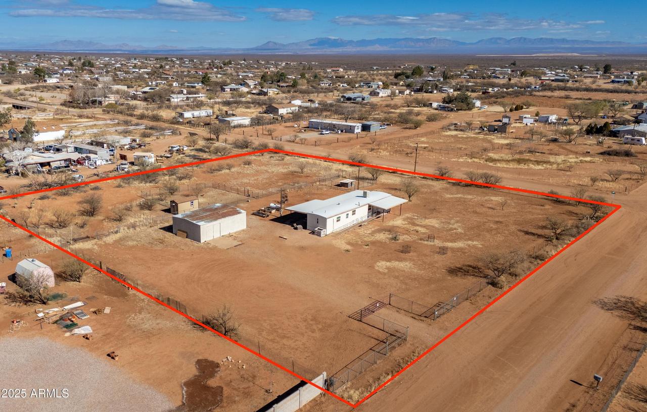 135 E Hamel Rd., Huachuca City, AZ 85616