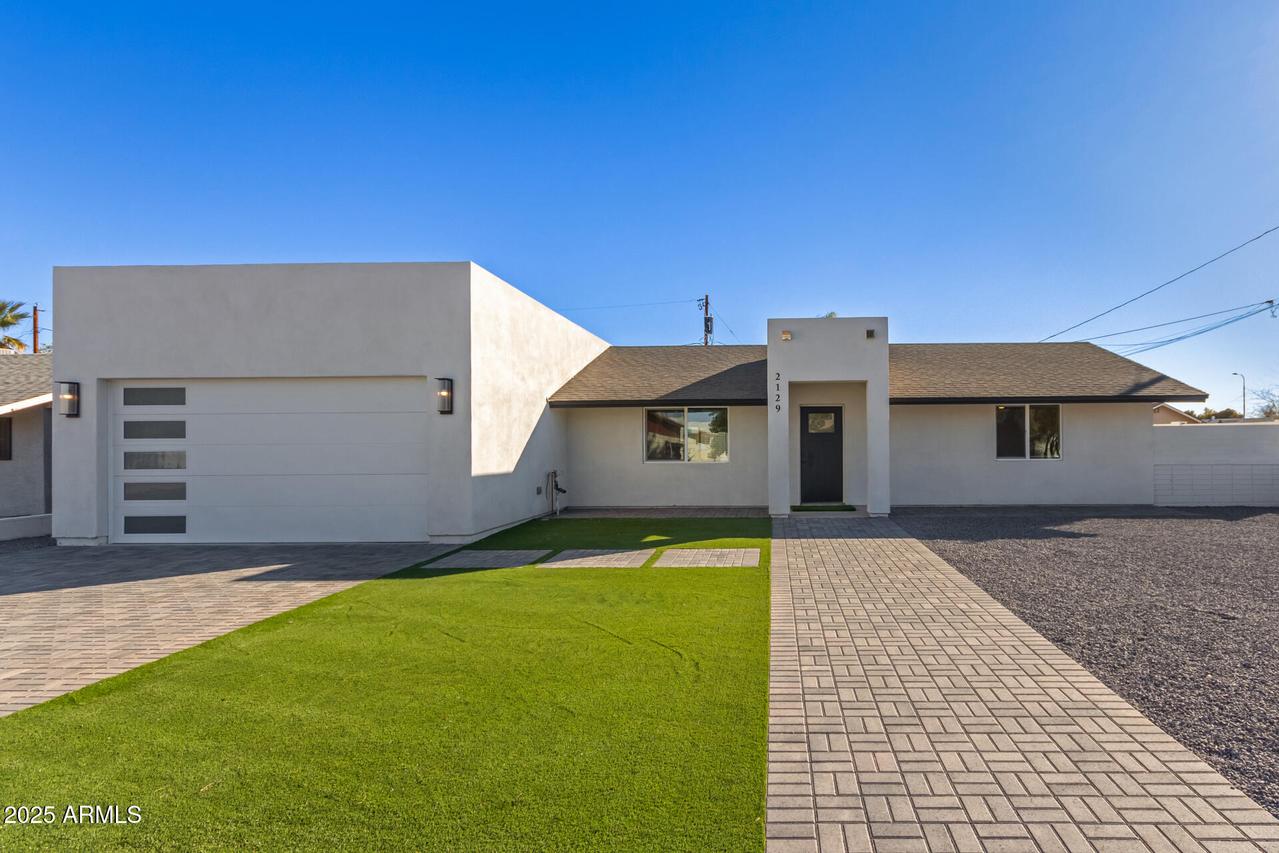 2129 S Los Feliz Dr., Tempe, AZ 85282