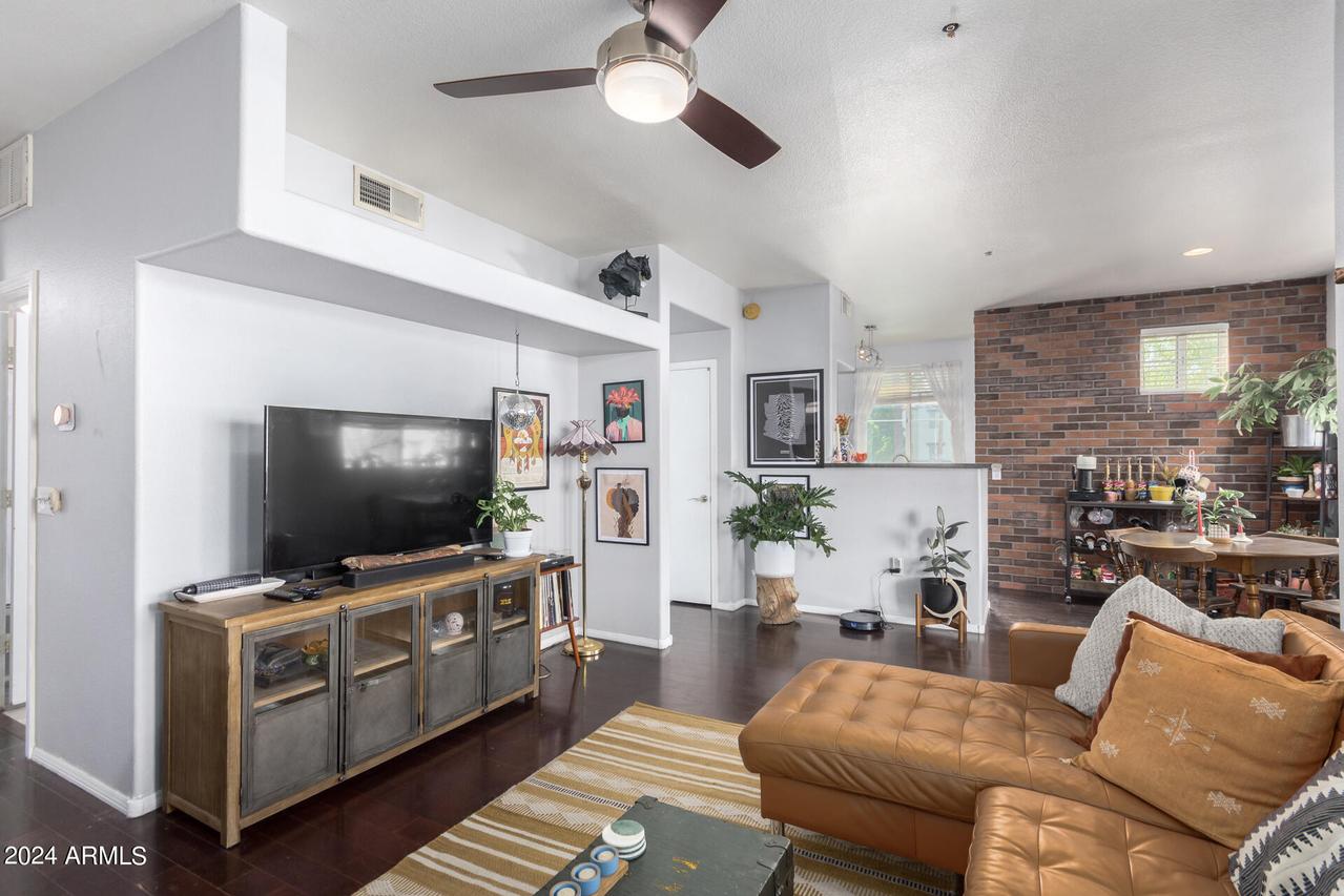 3302 N 7th St. #208, Phoenix, AZ 85014