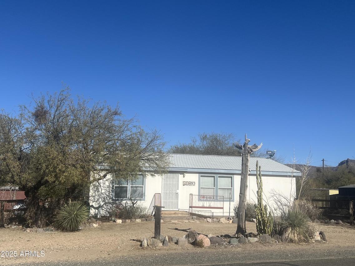 20310 E Chrysocolla Rd., Black Canyon City, AZ 85324