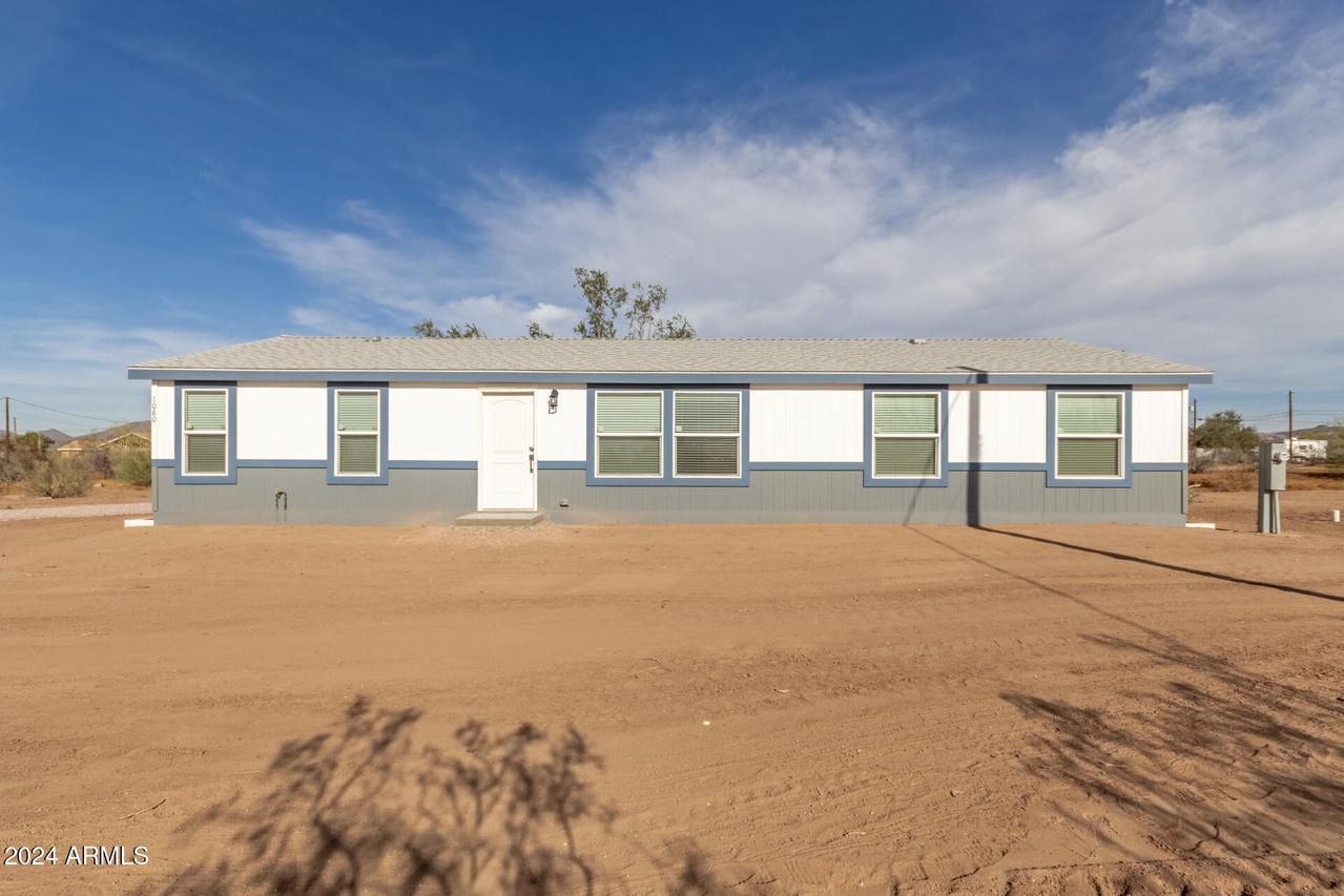 1080 W Foothill St., Apache Junction, AZ 85120