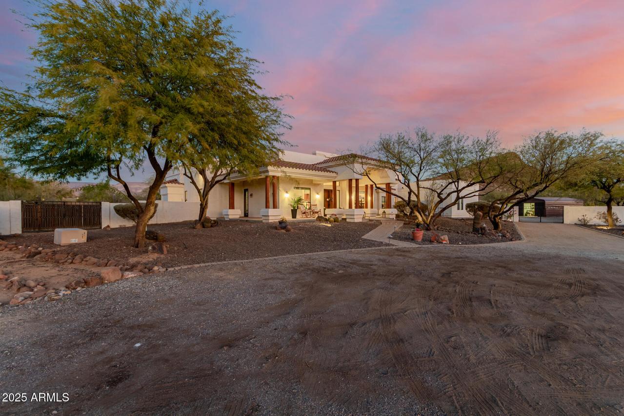 12 W Wildfield Rd., New River, AZ 85087