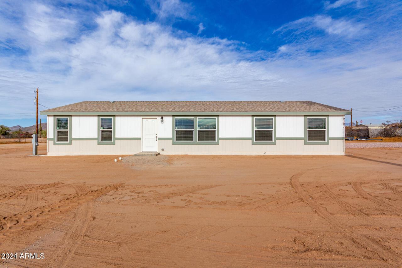2107 N Valley Dr., Apache Junction, AZ 85120