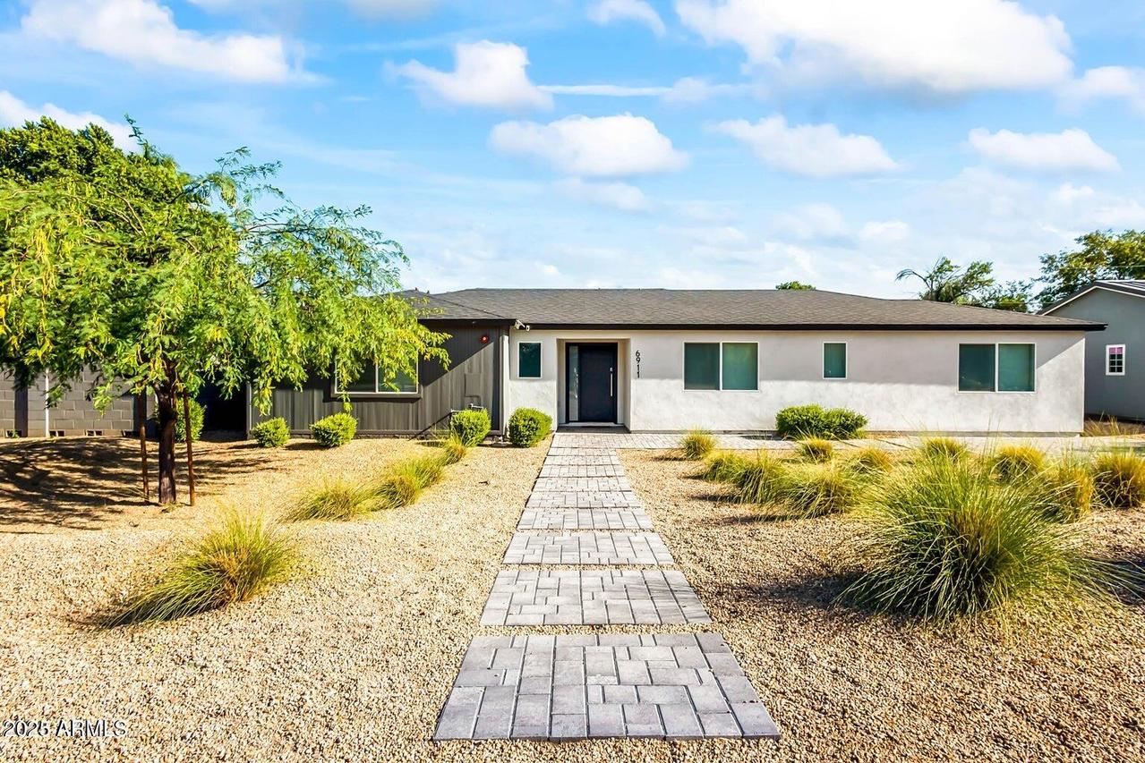 6911 E 6th St., Scottsdale, AZ 85251