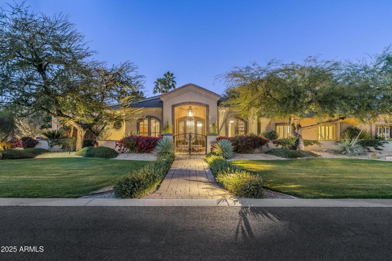 7130 E Berneil Ln., Paradise Valley, AZ 85253