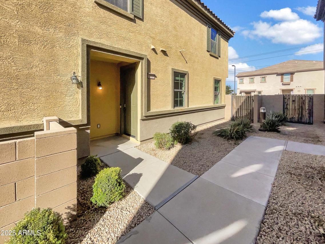 8132 W Lynwood St., Phoenix, AZ 85043