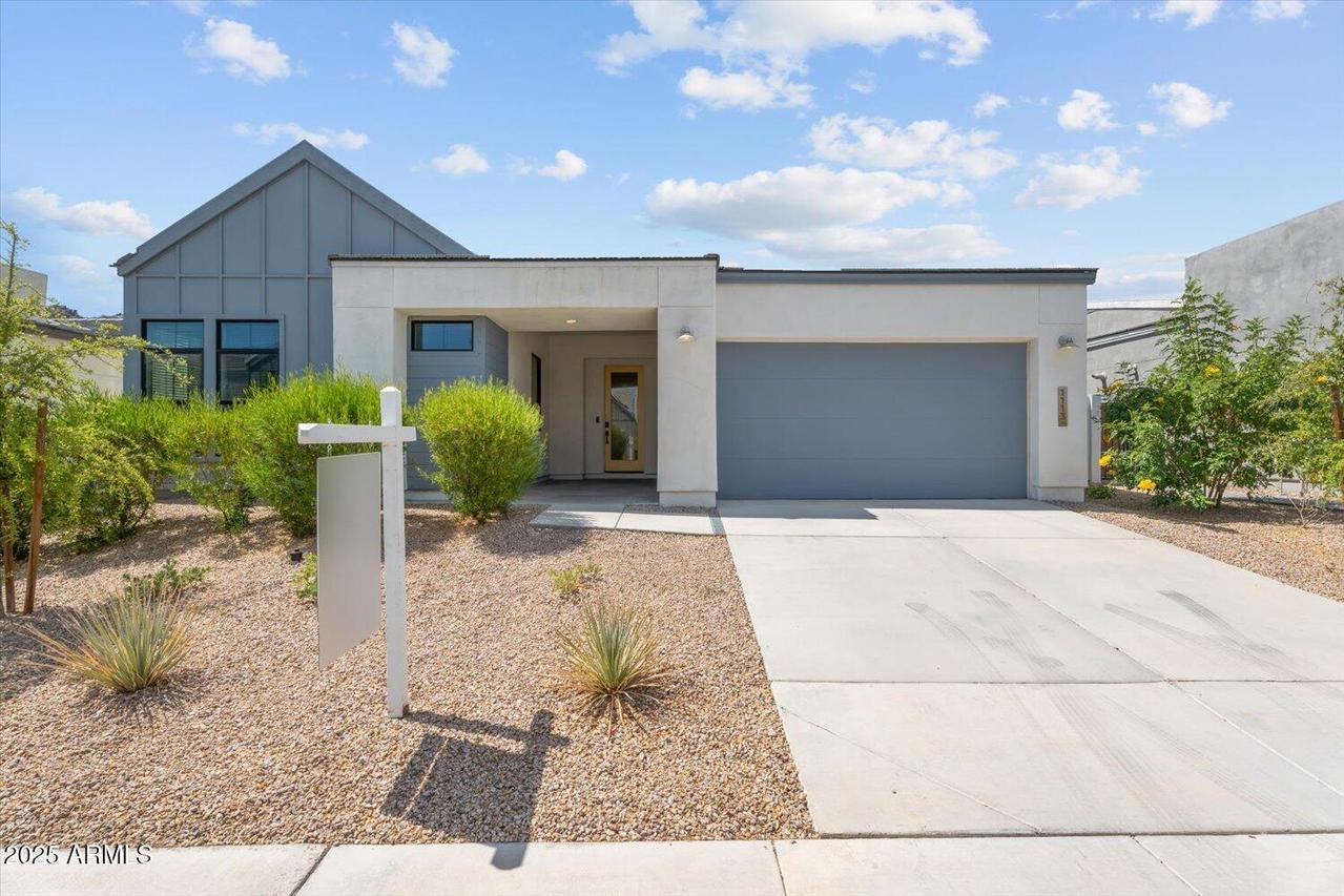 1113 E La Mirada Dr., Phoenix, AZ 85042